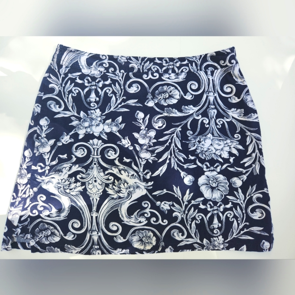 Navy and White Griphon patterned cotton Skort- Size 12